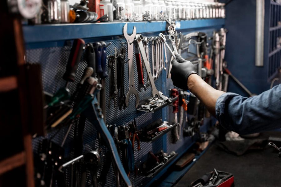 choosing the right hand tools supplier